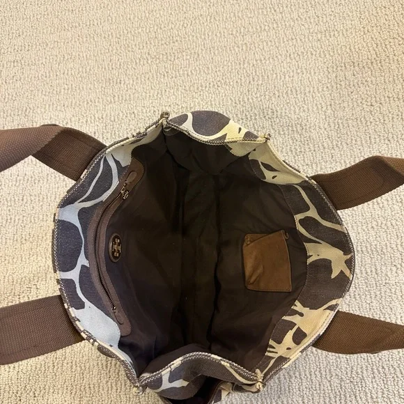 Tory Burch Unique Leather Detail Giraffe Pattern Beach Tote - Picture 9 of 10